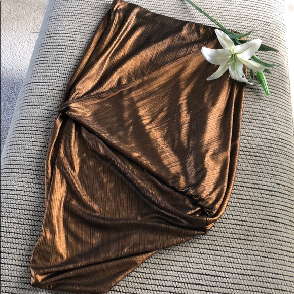 Asymmetrical bronze skirt - Picture 3 of 8